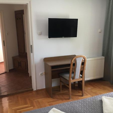 Center Apartmanhaz Hotell Hajdúszoboszló Exteriör bild