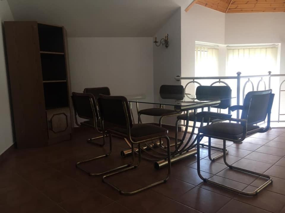 Center Apartmanhaz Hotell Hajdúszoboszló Exteriör bild