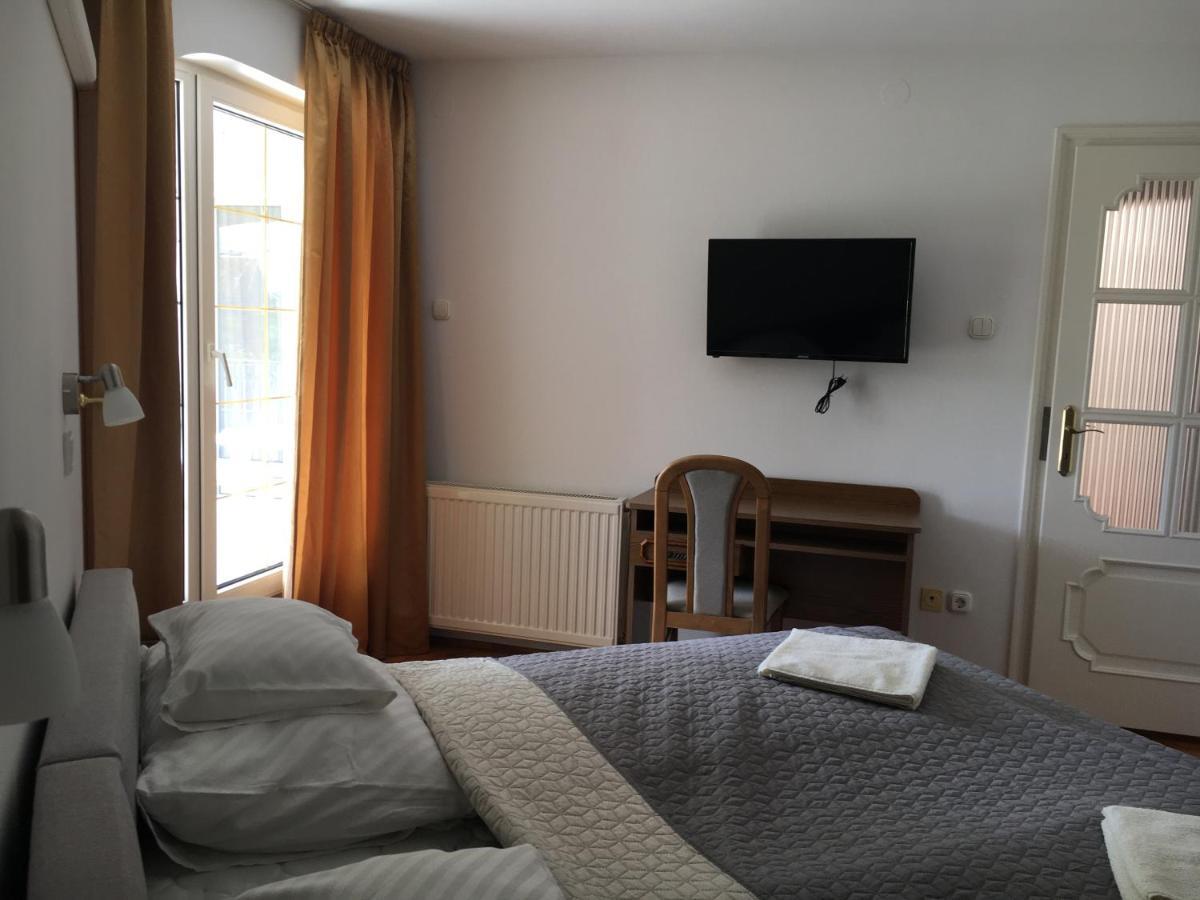 Center Apartmanhaz Hotell Hajdúszoboszló Exteriör bild
